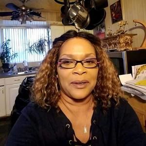 Meet your Posher, Trenia